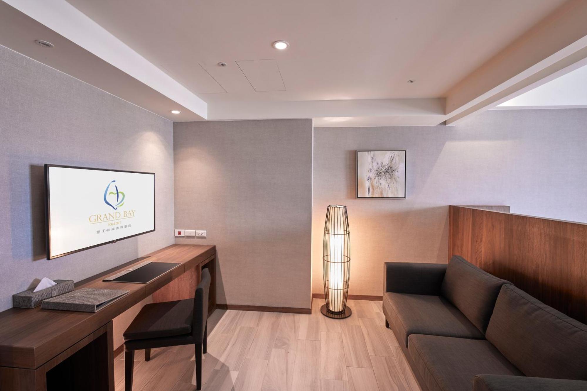 Grand Bay Resort Hotel Hengchun Exterior photo Business Center
